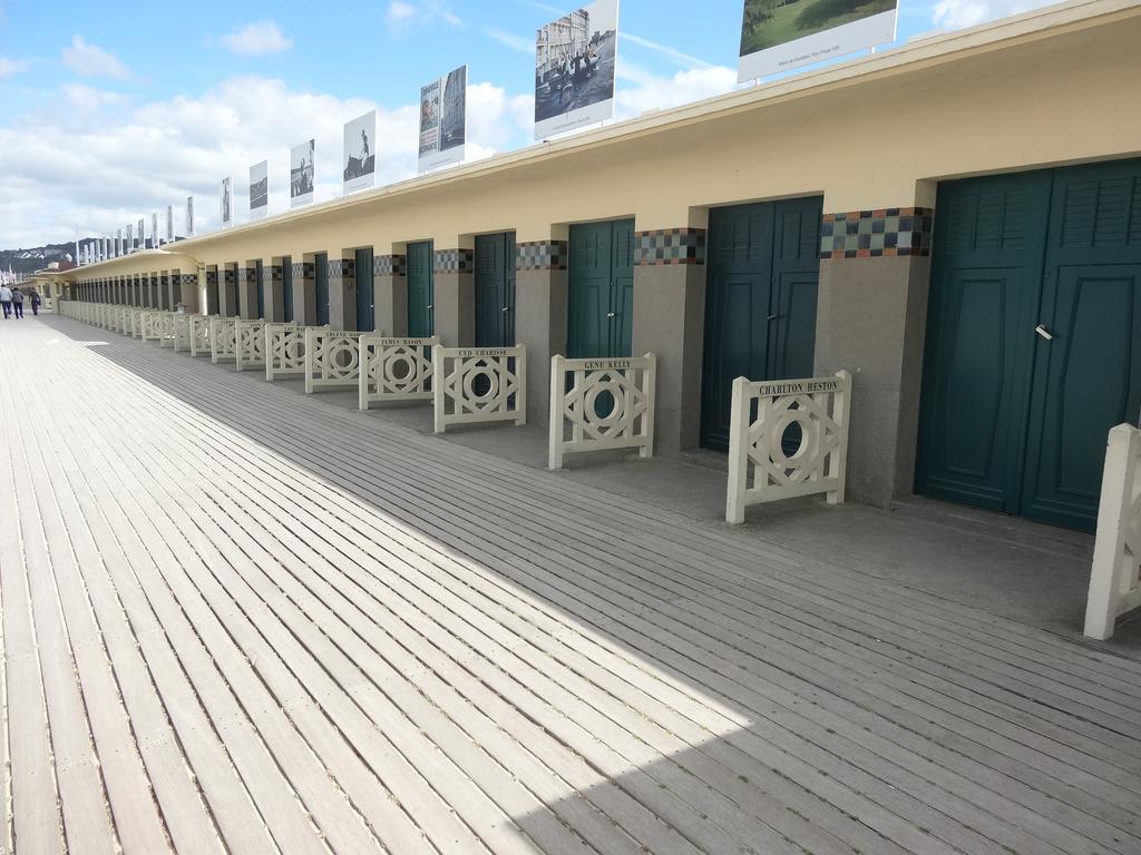 L'Ideal 112 - 85M2, 2 Chambres, Parking & Cabine De Plage Deauville Exteriér fotografie
